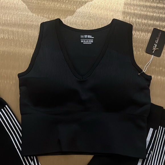 NWT Black & White Matching Workout Set - Picture 2 of 5